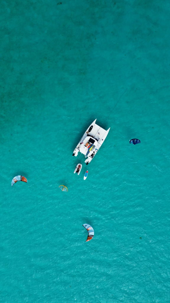 Catamaran et cours de foil